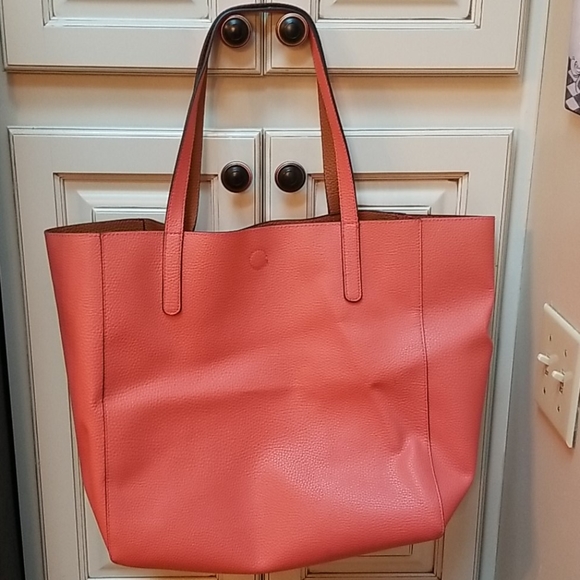 HUGE Tote! Easy to store...grocery shop in style! - Picture 2 of 13